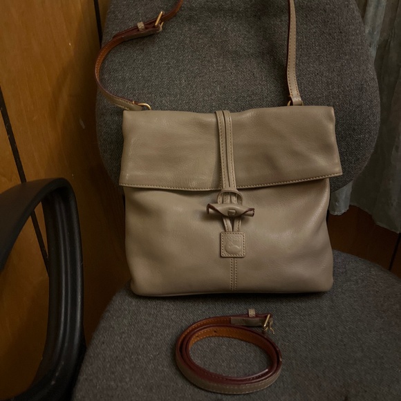 Dooney and Bourke Taupe toggle front florentine leather bag - Picture 1 of 9